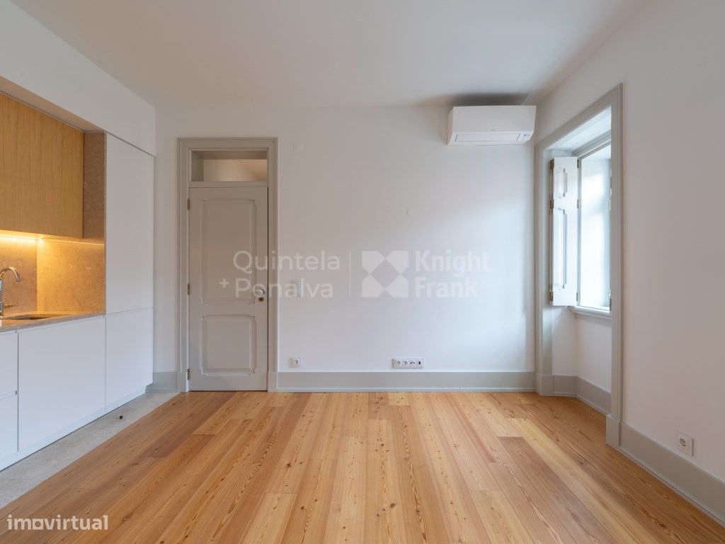 Apartamento T2 renovado em São Vicente, Lisboa - Grande imagem: 1/28