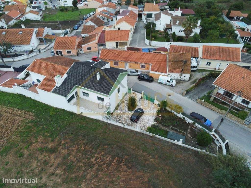 Moradia T3 com espaço exterior-13
