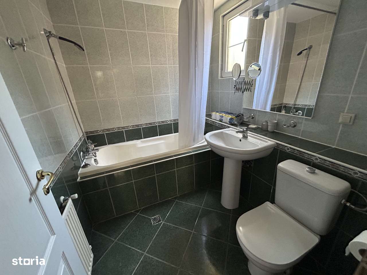 Resedinta 5 camere, cu Padure Privata, Paradisul Verde, teren 1735mp-13