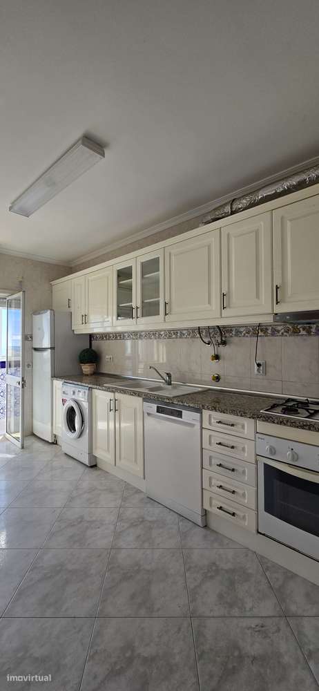 T2 com elevador, ar condicionado e cozinha equipada - Grande imagem: 5/40