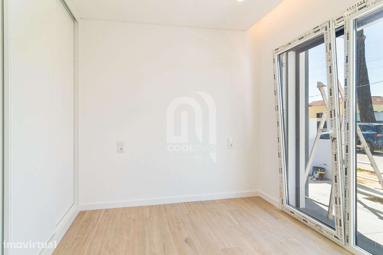 Fantástica Moradia Térrea T3+1 com Piscina de água salgada e aquecida-16