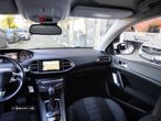 Peugeot 308 1.2 PureTech Allure EAT6 - 19