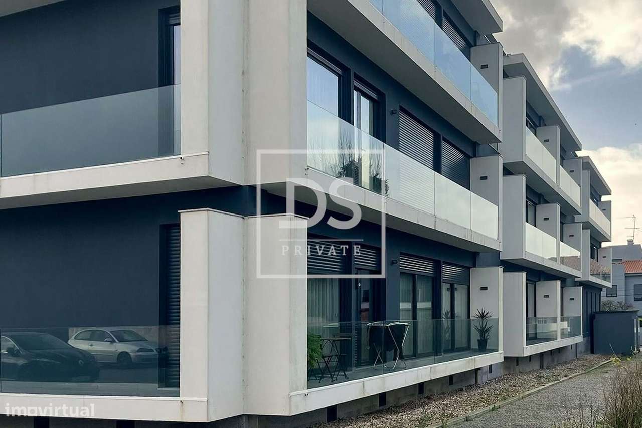 Apartamento T2 em Vilar de Pinheiro com Garagem e Carregador Elétrico-24