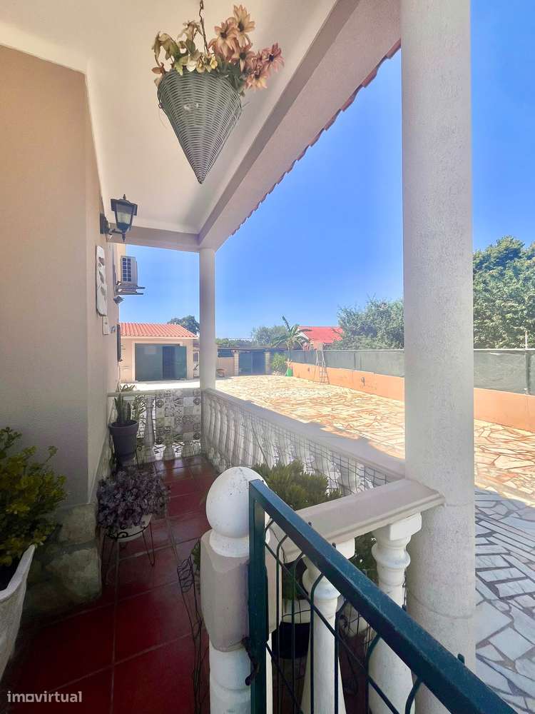 Moradia T2+1 com piscina em Salvaterra De Magos.-43