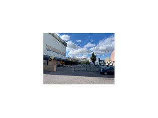 Armazém Comercial, na Rua Professor Henrique Barros, Prior Velho - Grande imagem: 2/18