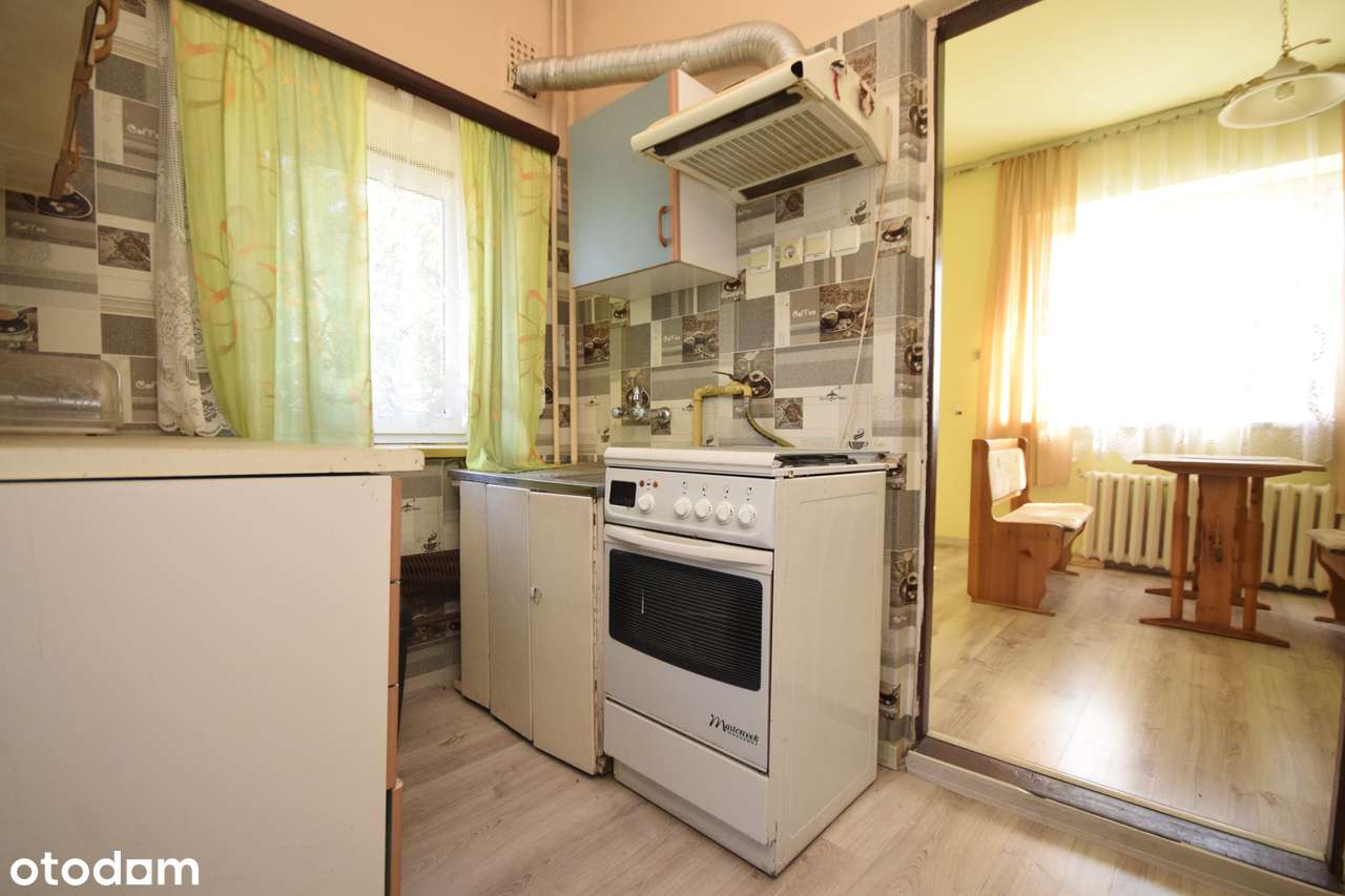 Przestronny bliźniak z dużą działką-3