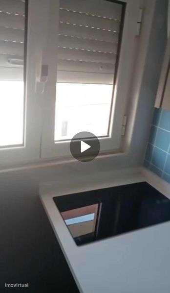 Apartamento T0 (anexo de moradia) com wc e cozinha (Metro Sr. Roubado) - Grande imagem: 4/10