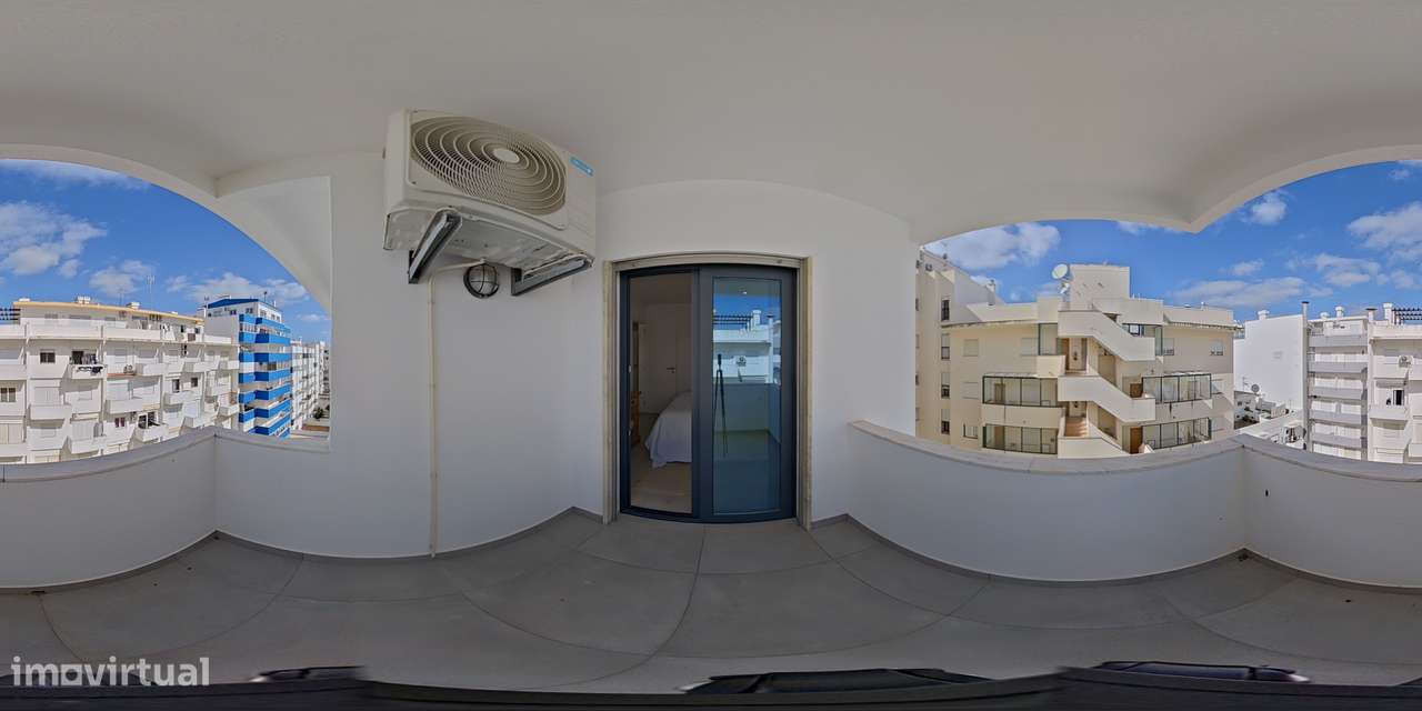 Apartamento T3 Renovado com Vista Mar e Terraço em Armação de Pêra-51