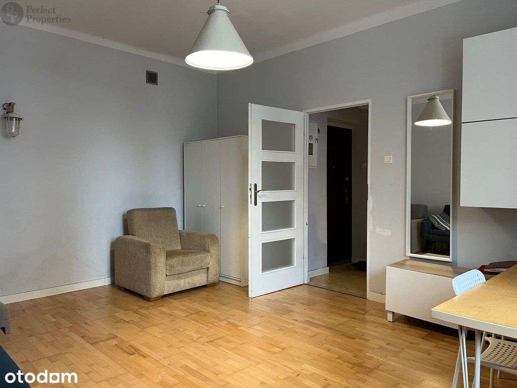 Włochy przestronna kawalerka-1