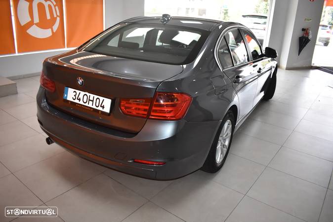 BMW 318 d Auto Exclusive - 9