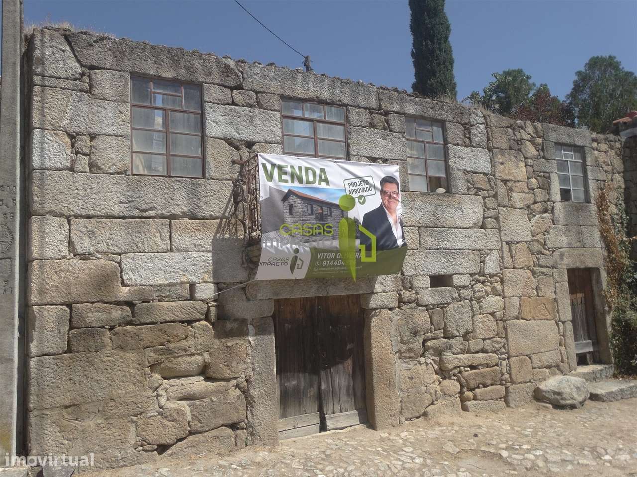 Moradia de Pedra, para reconstrução em Vila Cortês da Serra, Gouveia-11