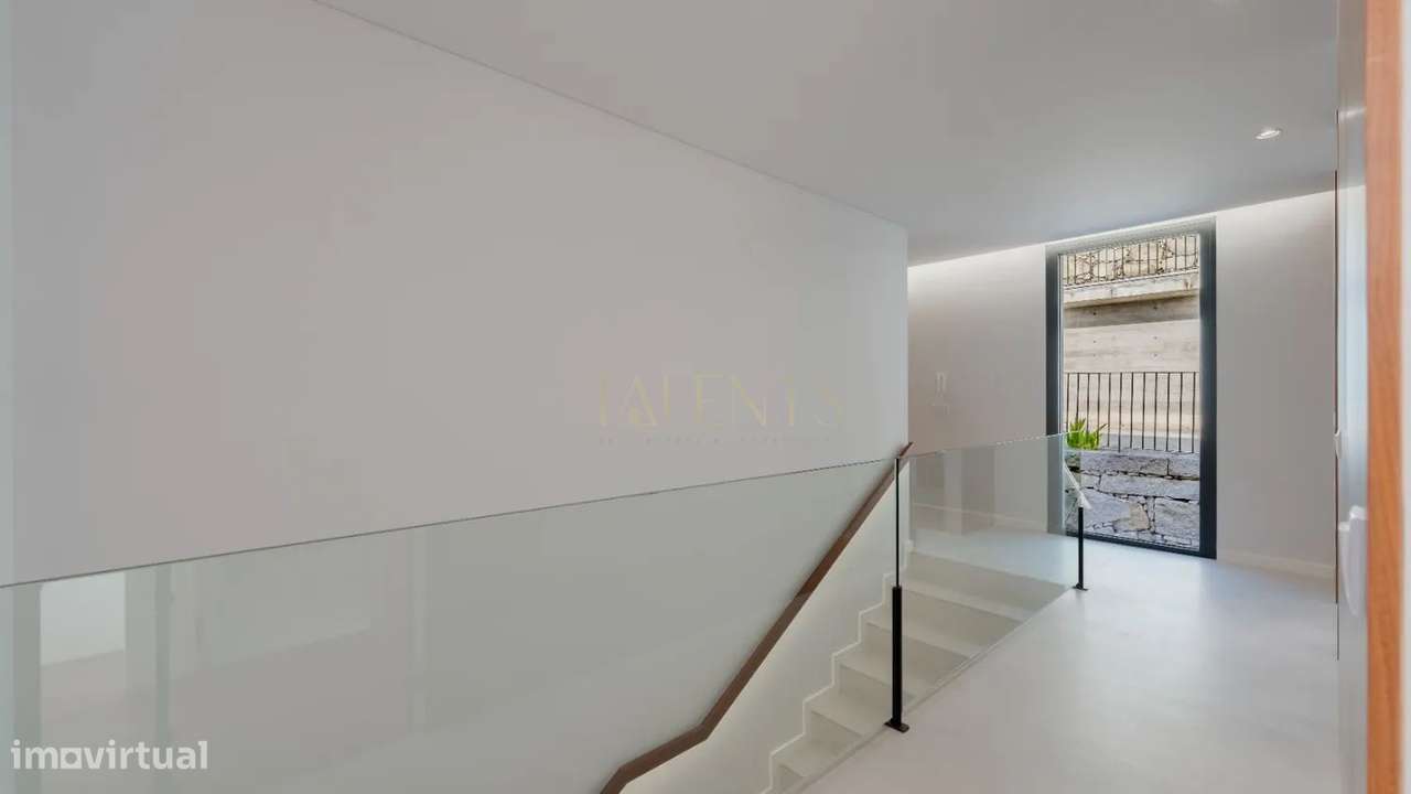 Moradia T4 de Luxo em Gonça a 10 Minutos do Centro de Guimarães-12