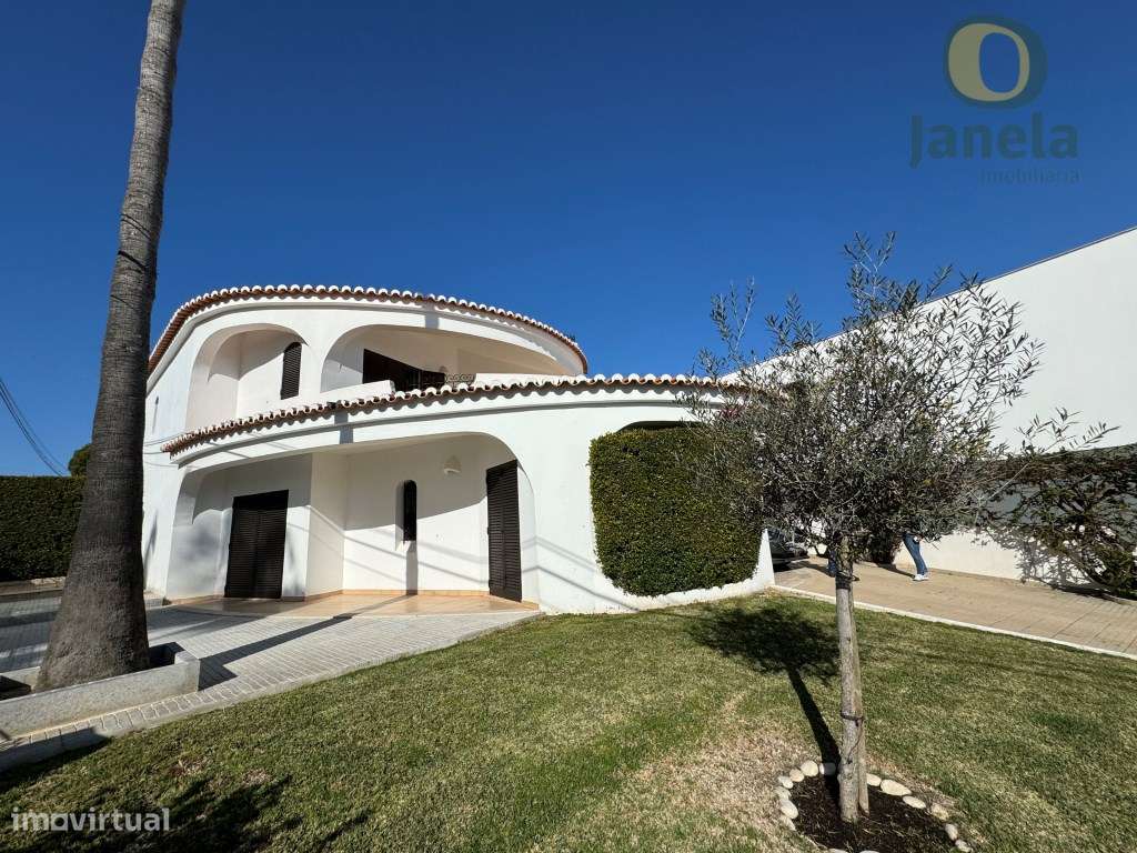 Sensacional Moradia T4+1 numa zona privilegiada do Algarve - Grande imagem: 2/41