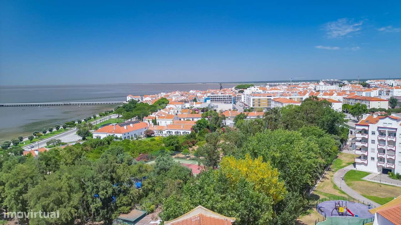 Apartamento T3 em Alcochete com garagem e arrecadação - Oportunidade Ú-36