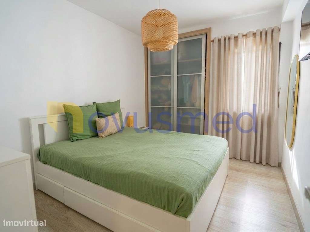 Apartamento T2 totalmente remodelado em zona central nas Ferreiras-15