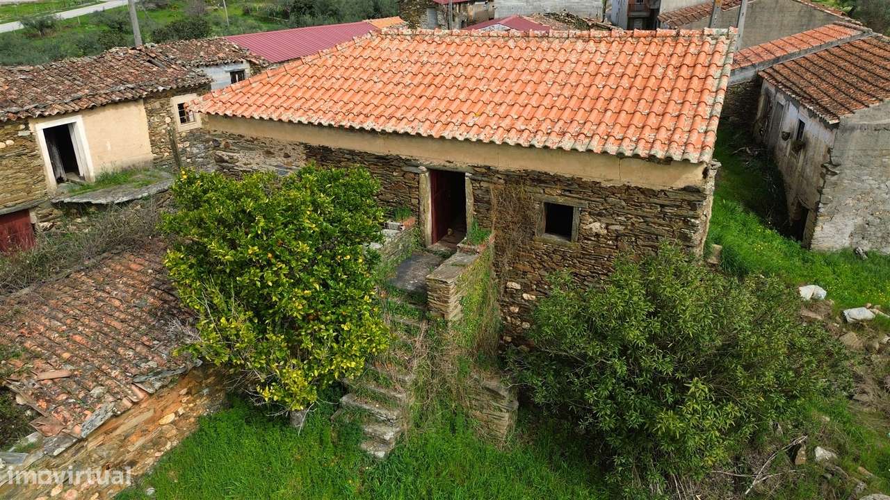 Moradia em xisto, sarzedas, castelo Branco. - Grande imagem: 2/21