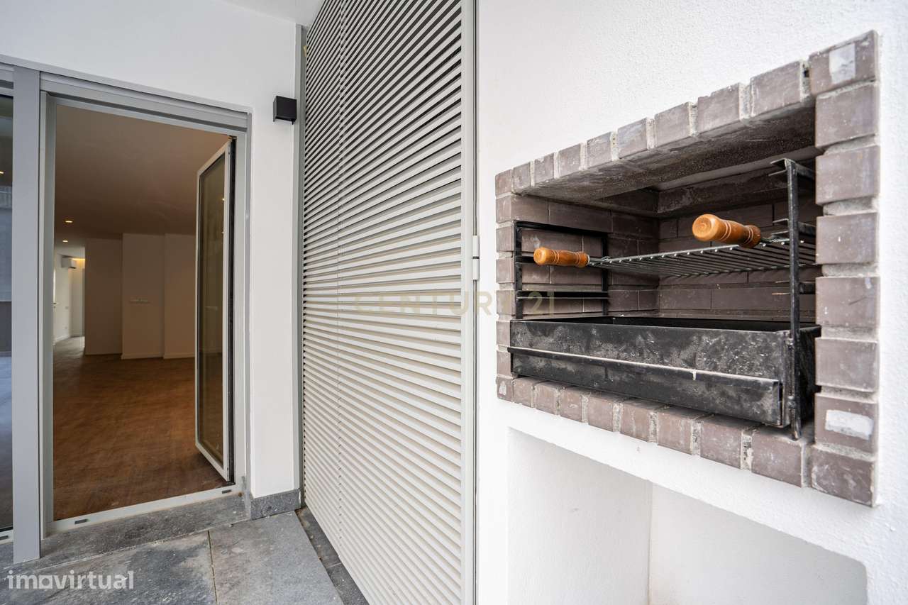 T1 Novo a Estrear com Terraço de 200m² | Ollea Village | Garagem-6