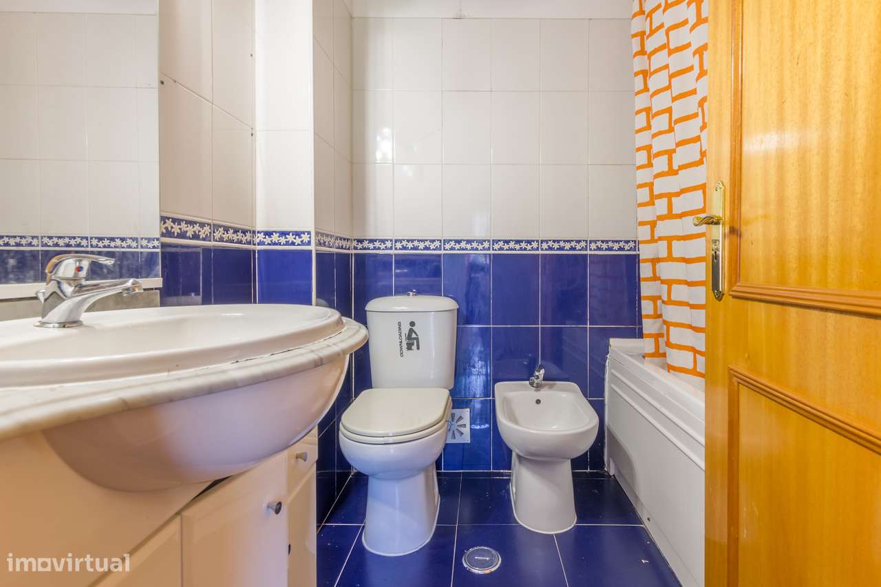 Quinta do Conde - Apartº 1º andar de 3 assoalhadas - c/ arrecadação.-12