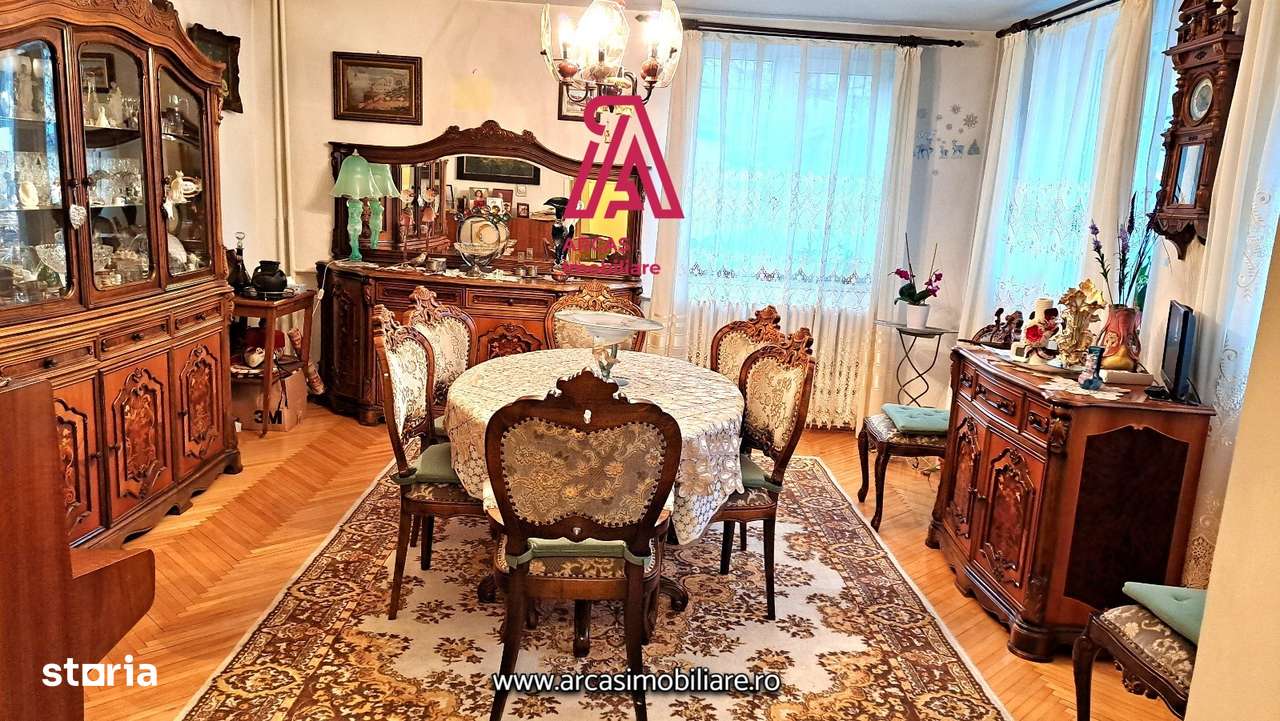 Vila de vanzare 243 mp -garaj-Str Negoi!-0