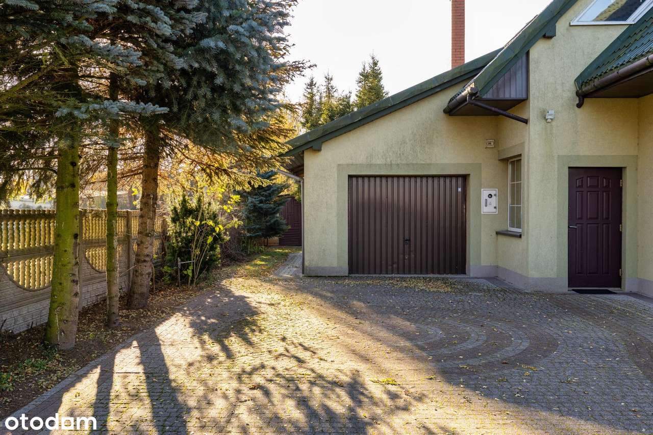 Dom z własnym stawem-17