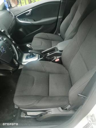 Volvo V40 D2 Kinetic - 14