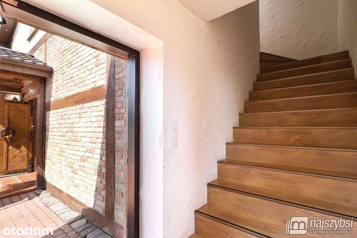 Dom z lokalem użytkowym-10