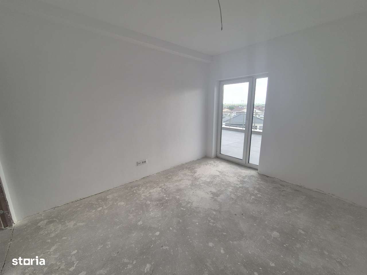 Apartament penthouse 4 camere, teresa 61 mp, Arad, comision 0-8
