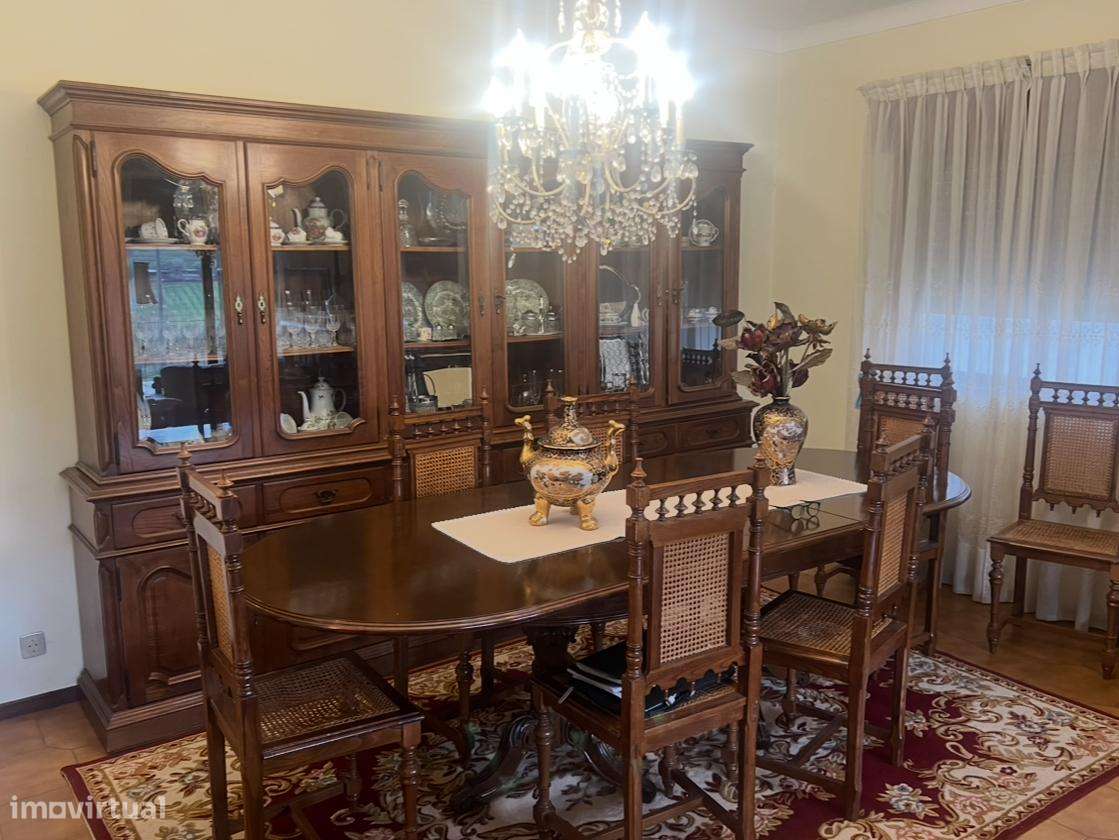 Moradia T4 com terraços, garagem e lareira no Peso da Régua - Grande imagem: 5/30