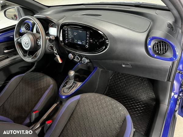 Toyota Aygo x-shift x-play - 22