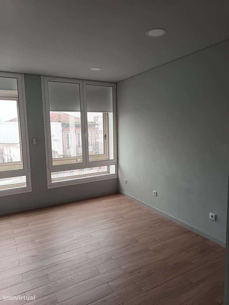 T1 Luminoso na Rua de Cedofeita - Grande imagem: 4/13