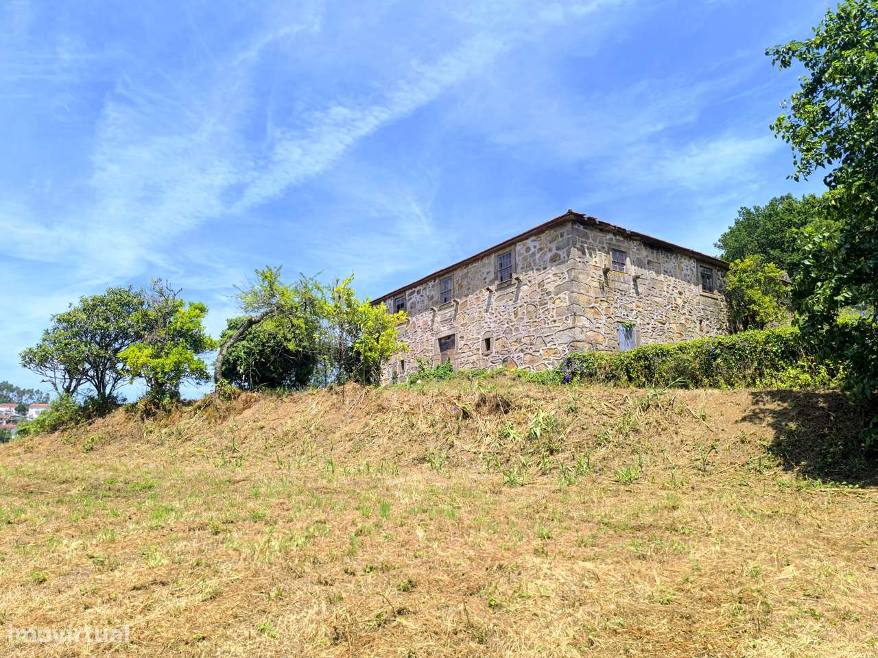 Quinta com 19000 m2 nas margens do Douro-8
