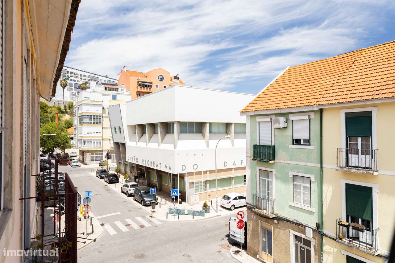 T1 + 1 Renovado com Vista Rio no Dafundo, Algés-17