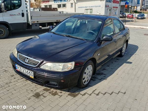 Honda Accord 1.8i S - 1