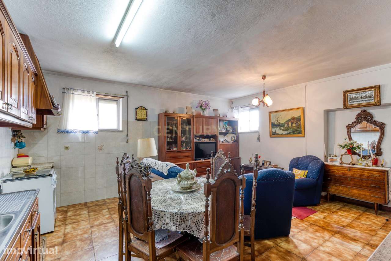 Prédio/ Moradia com 3 pisos - Yield 7% - Grande imagem: 4/60