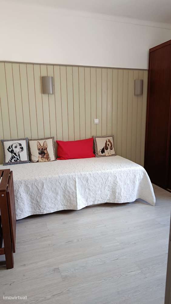 Moradia T9 Isolada com Jardim em Sagres-24