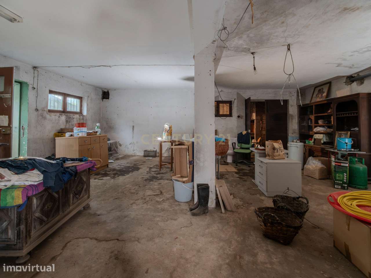 Moradia T3 em Ermesinde com Grande Quintal e Excelente Potencial de In-40