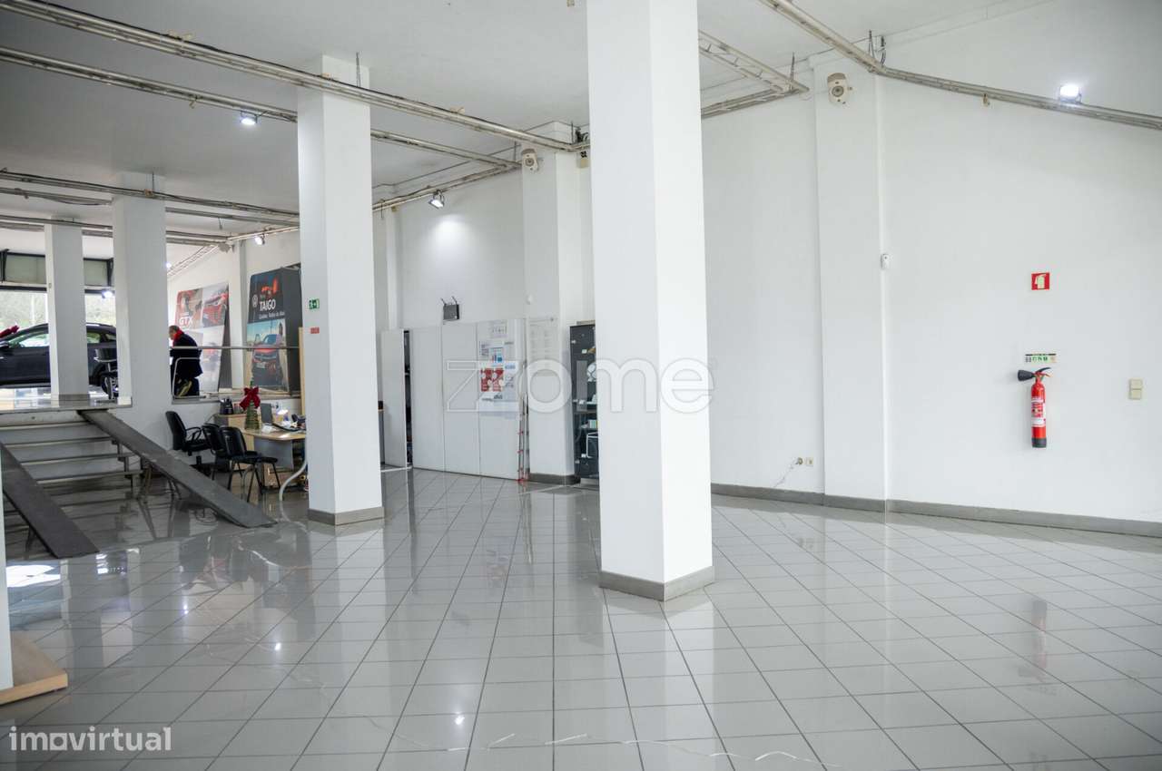 Loja ampla para arrendamento no centro de Vila Nova de Famalicão - Grande imagem: 4/16