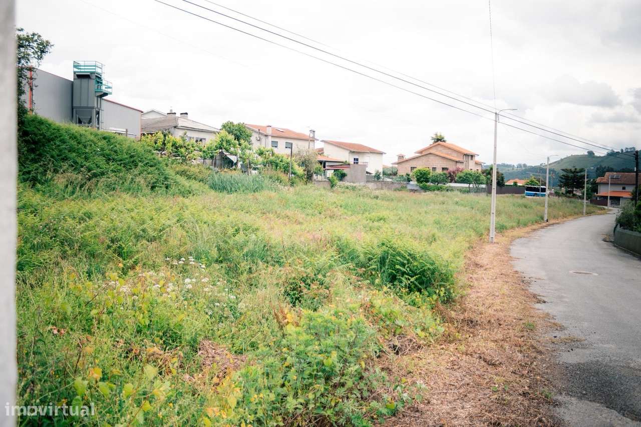 Lote de Terreno  Venda em Lustosa e Barrosas (Santo Estêvão),Lousada-5
