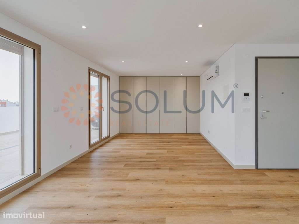 Novo Duplex T4 com 2 terraços - Montijo-17