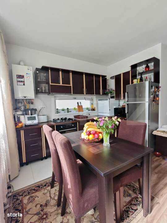 Casa cuplata in vila, de vanzare in Ghimbav, Brasov - Imagine principală: 2/16