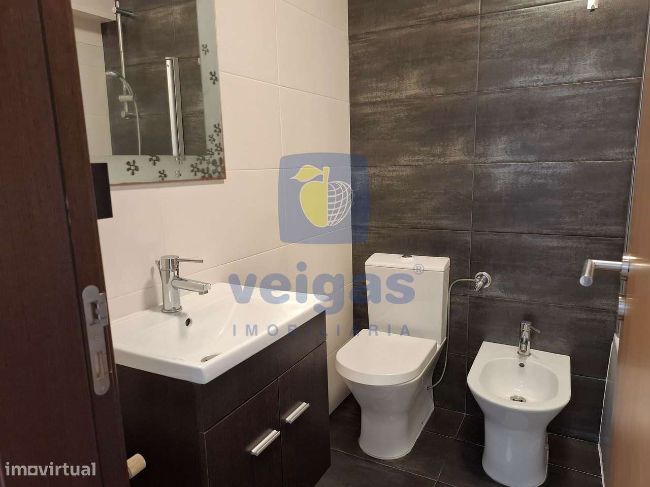 Apartamento T3 remodelado com terraço panorâmico, garagem e elevador,-29