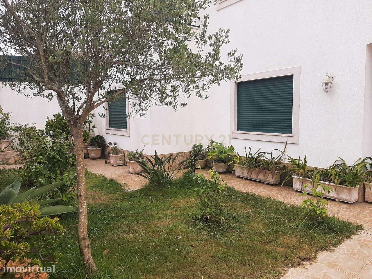 Moradia  T3 na  Lourinhã com Piscina  Garagem e Churrasqueira-23