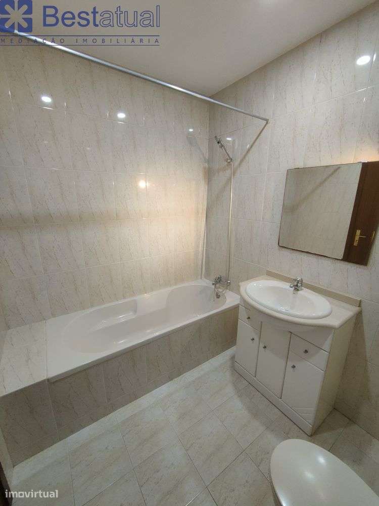 T2 Mobilado/Equipado-Cond. Fechado C/Piscina -Ofir-31