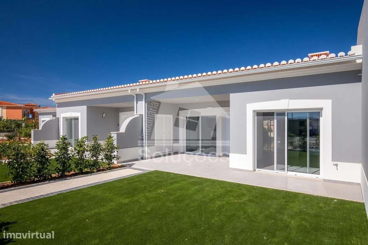 Moradia Geminada T2 em Lagos – inserida em Condomínio Fechado com Pisc - Grande imagem: 4/23