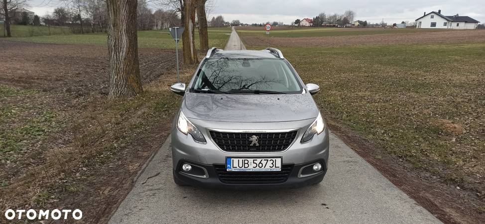 Peugeot 2008 1.2 Pure Tech GPF Style S&S - 23