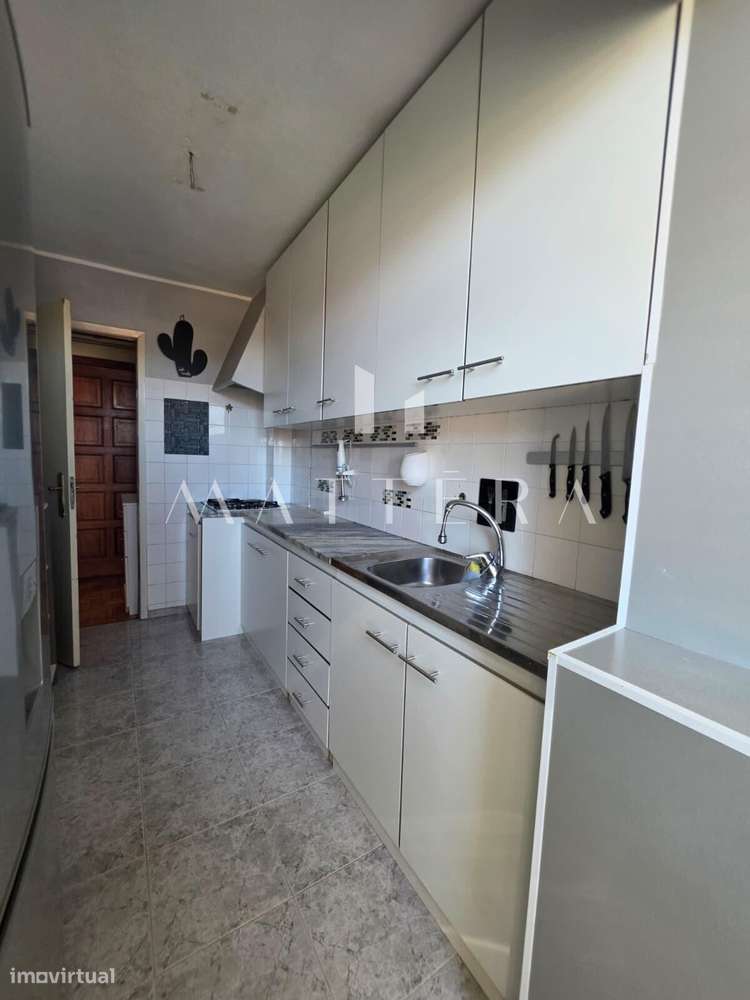 Apartamento T2 com boa exposição solar em Ramalde – Porto-5