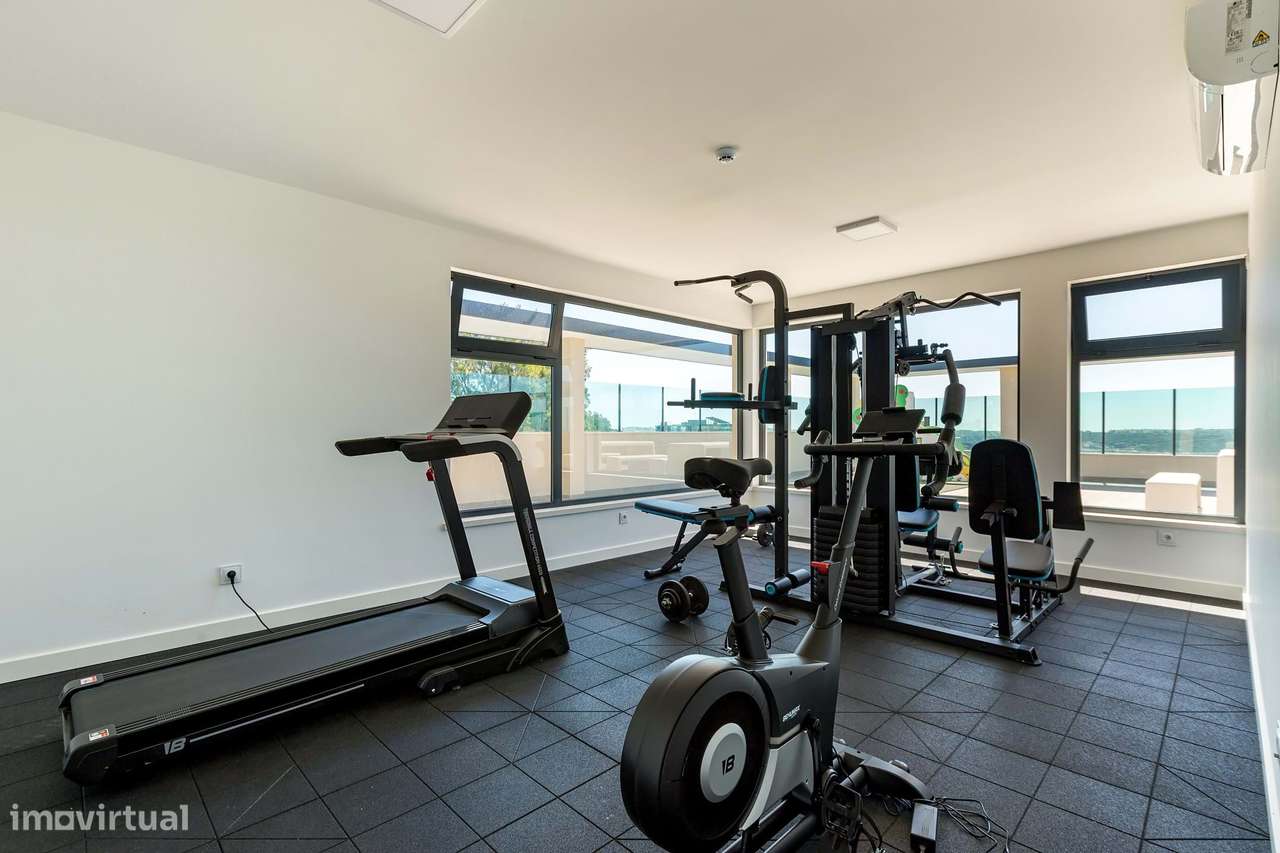 T3 Famões | Varandas | Piscina | Garagem-21