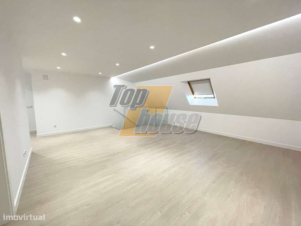 Apartamento T5 Duplex novo com parqueamento - Costa de Caparica - Grande imagem: 5/35