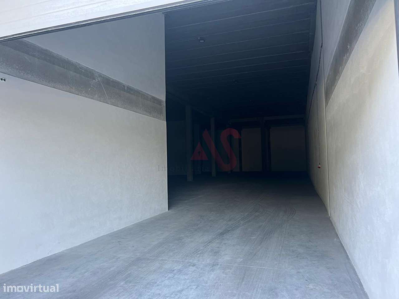 Pavilhão com licença para indústria em S. Martinho do Campo junto à VI - Grande imagem: 3/17
