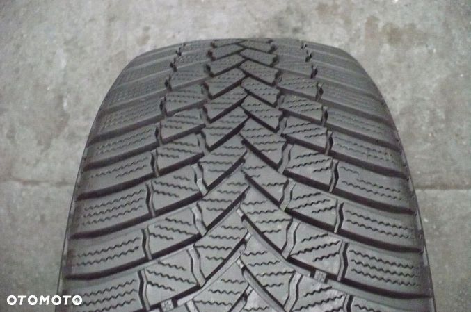 BRIDGESTONE Blizzak LM001 evo 225/45R17 5,6mm 2018 - 1